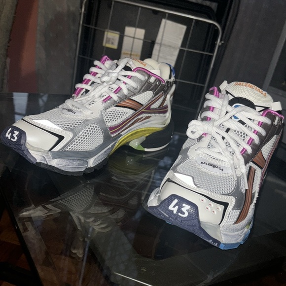 Men’s Size 10 Balenciaga Runners multicolor - Picture 2 of 7